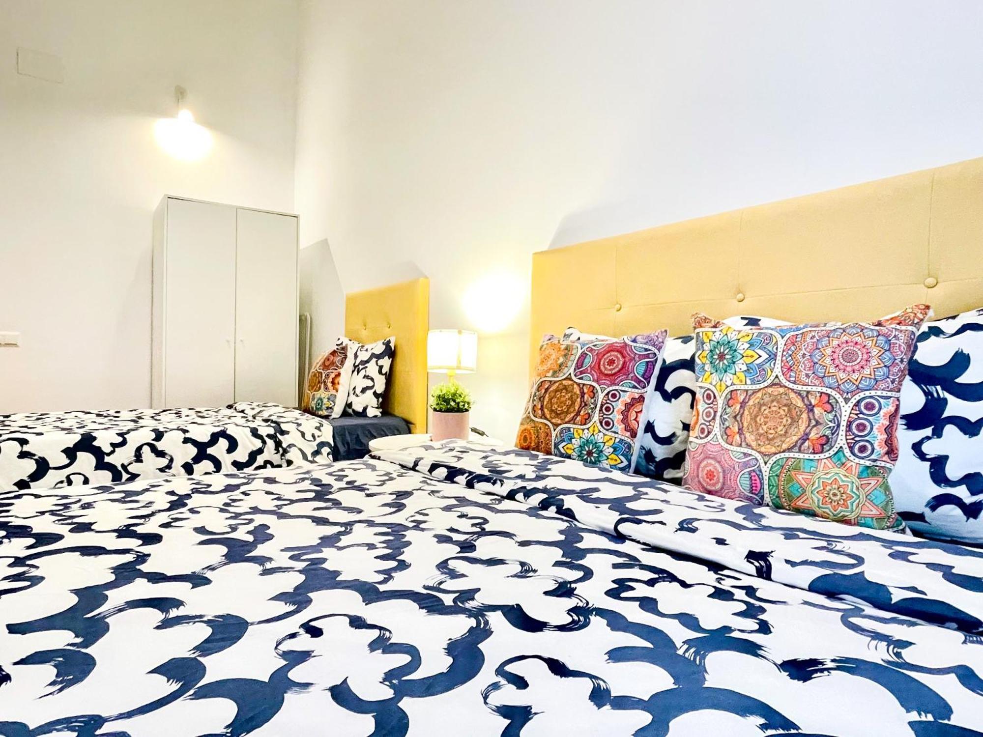Rambla Comfort Hostel *